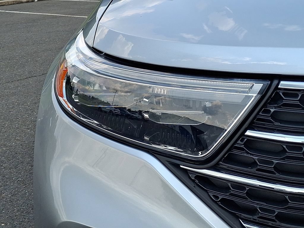 Certified 2023 Ford Explorer XLT AWD/4WD image 12