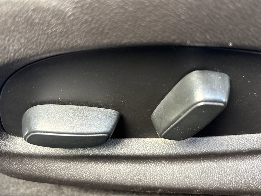 Used 2018 Chevrolet Camaro LT RWD image 24