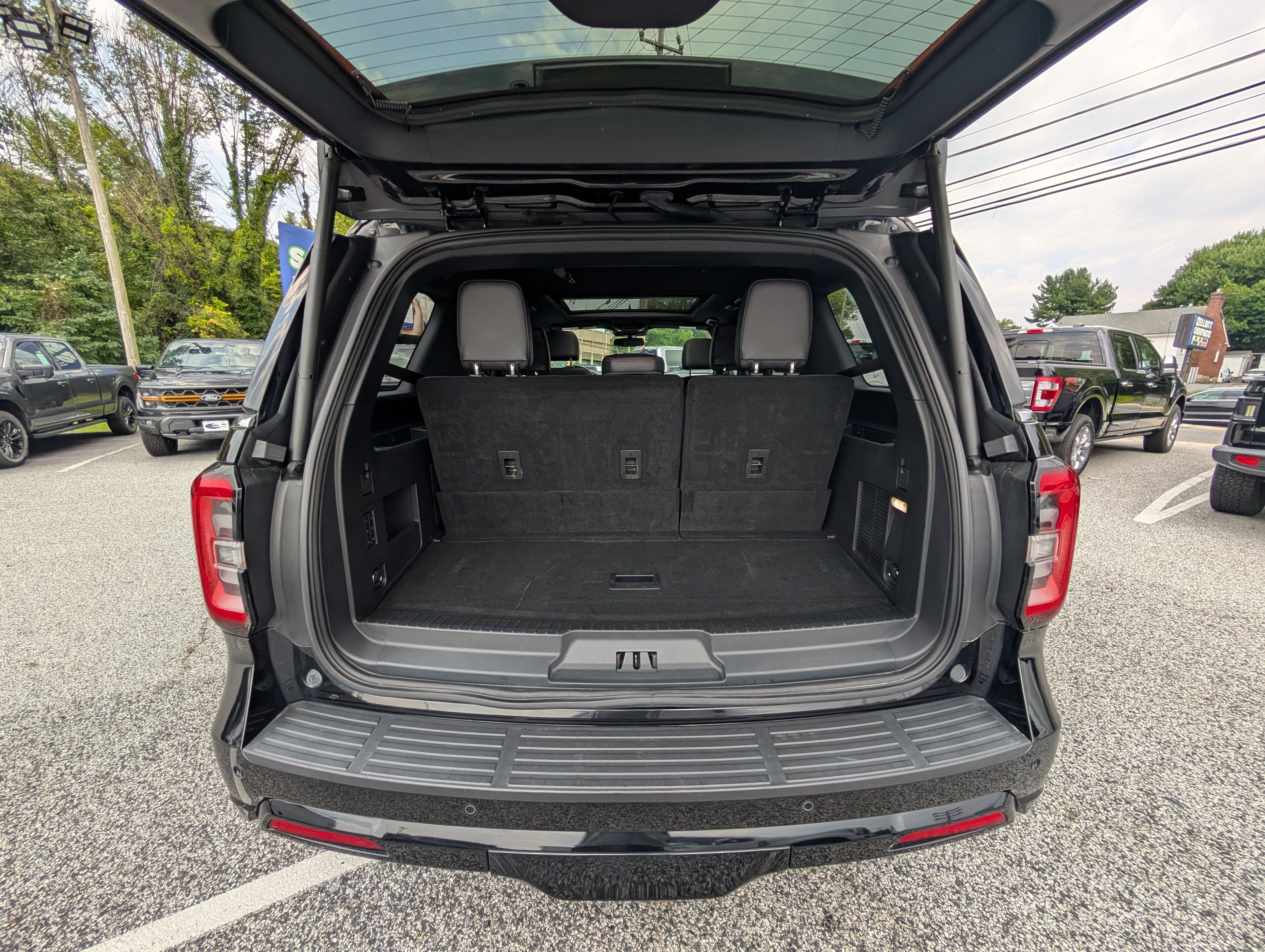 Certified 2023 Ford Expedition Limited AWD/4WD image 15