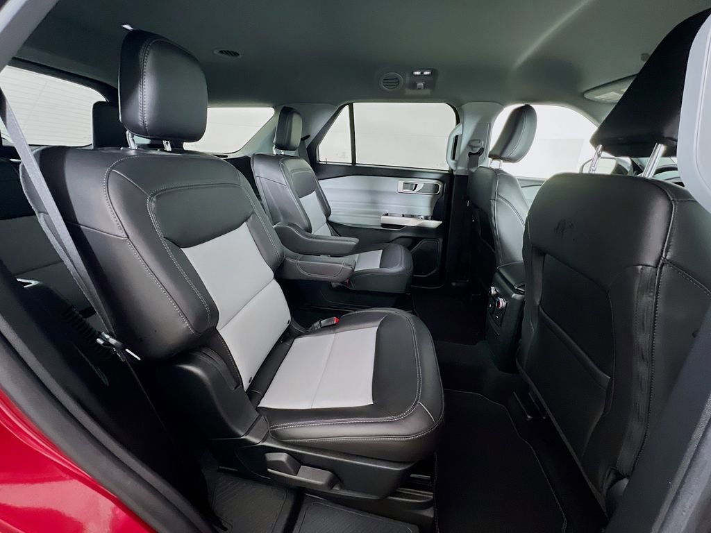 Certified 2023 Ford Explorer XLT w/ Equipment Group 202A image 32