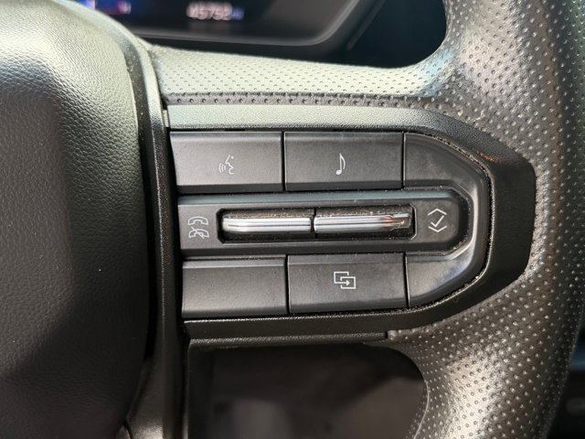 Used 2024 Chevrolet Colorado Trail Boss w/ Technology Package AWD/4WD image 32