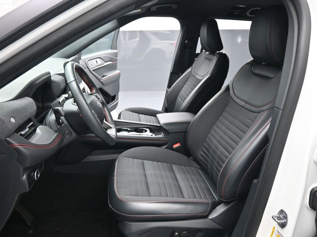 Certified 2025 Ford Explorer ST-Line w/ Premium Package image 10