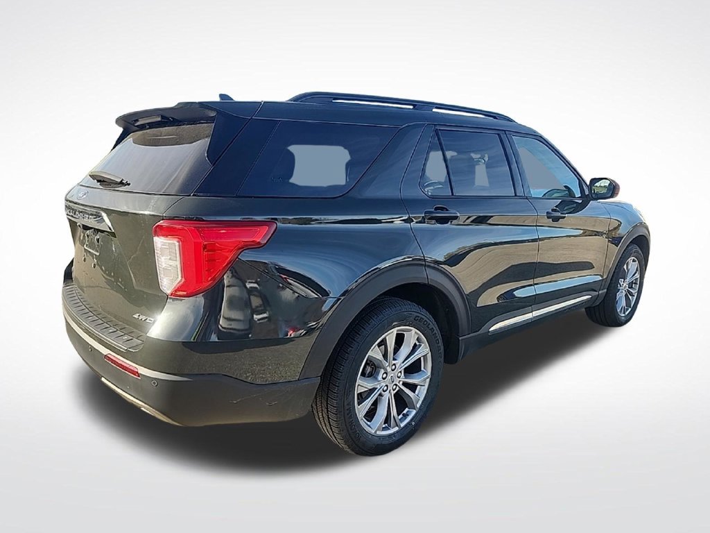 Certified 2023 Ford Explorer XLT w/ Equipment Group 202A AWD/4WD image 8