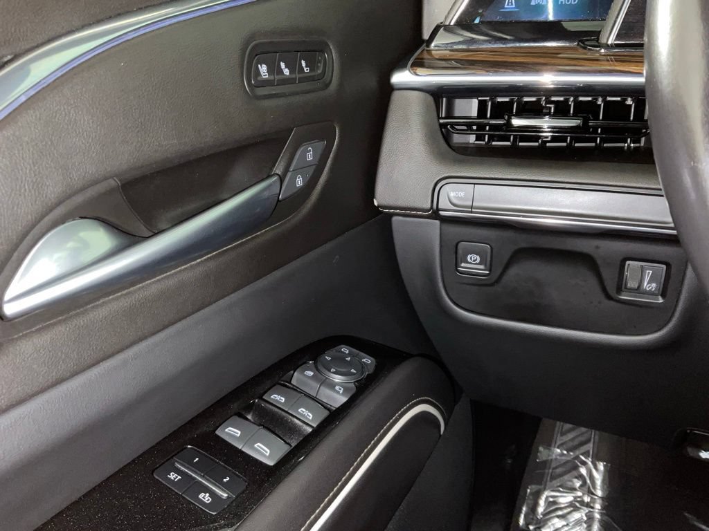Used 2023 Cadillac Escalade Premium Luxury RWD image 22