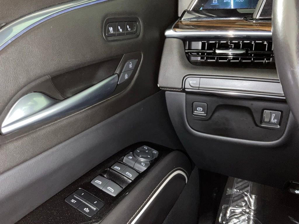 Used 2023 Cadillac Escalade Premium Luxury RWD image 22