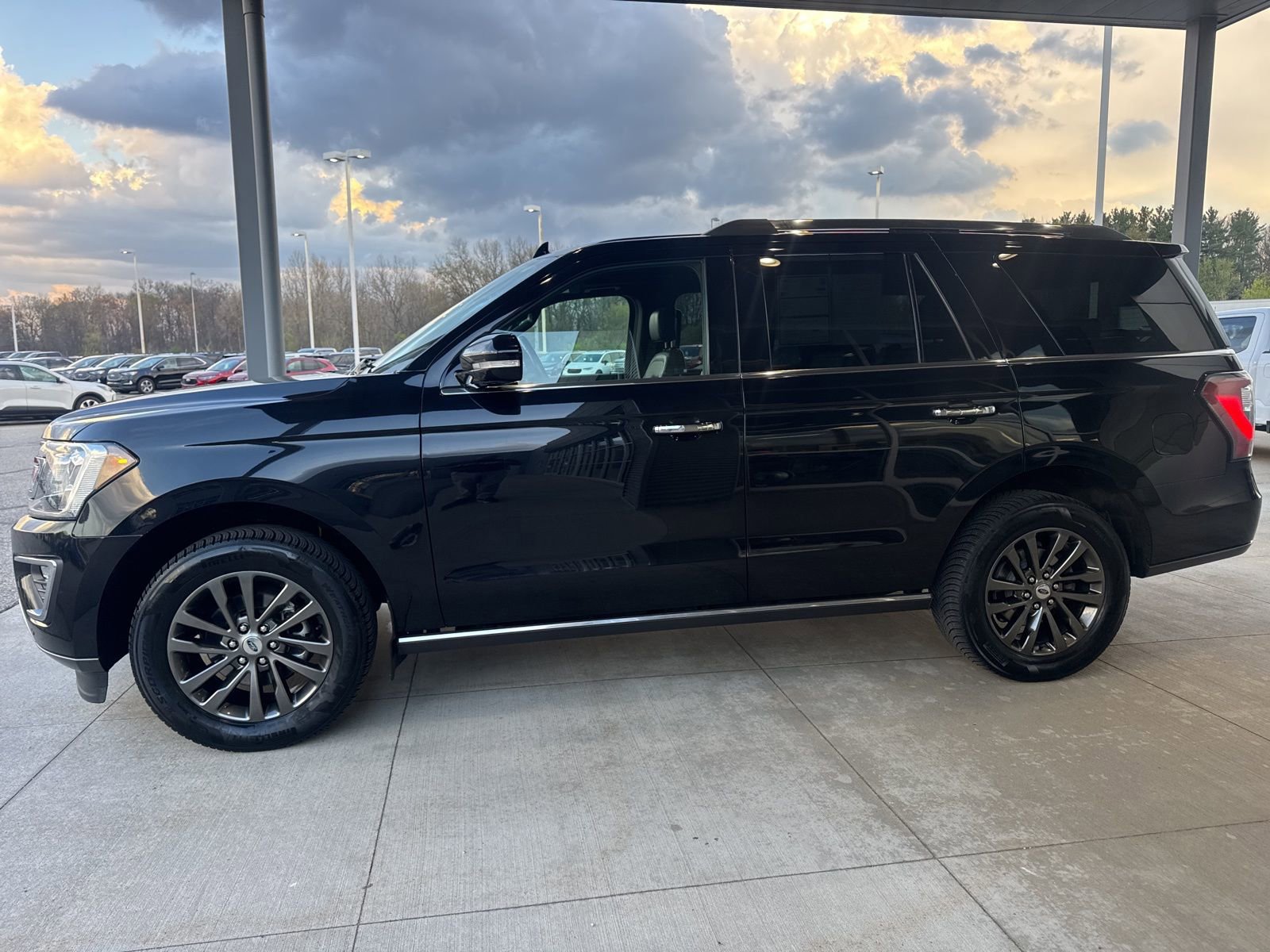 Certified 2020 Ford Expedition Limited w/ Equipment Group 301A AWD/4WD image 7