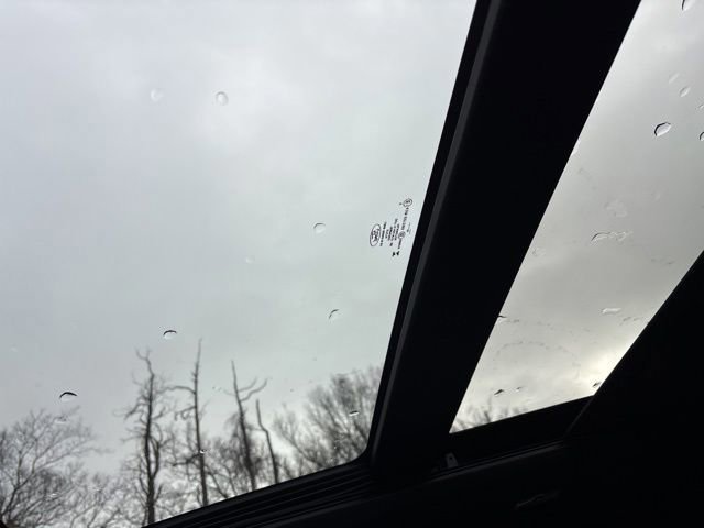 Certified 2024 Ford Explorer ST-Line w/ Class IV Trailer Tow Package image 18