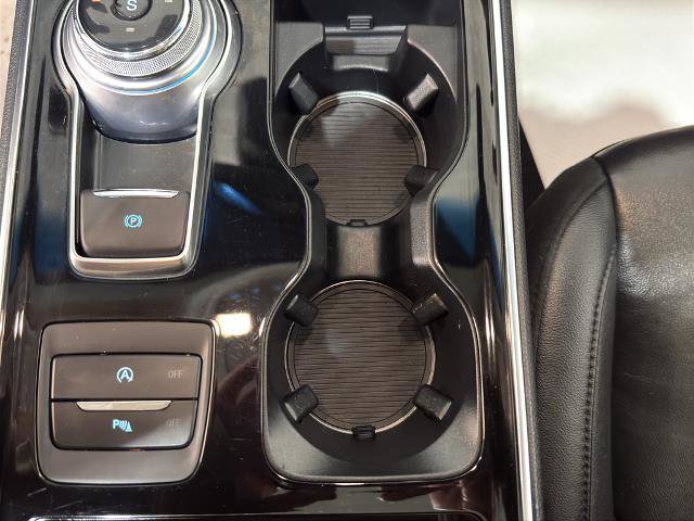 Certified 2020 Ford Edge Titanium FWD image 29