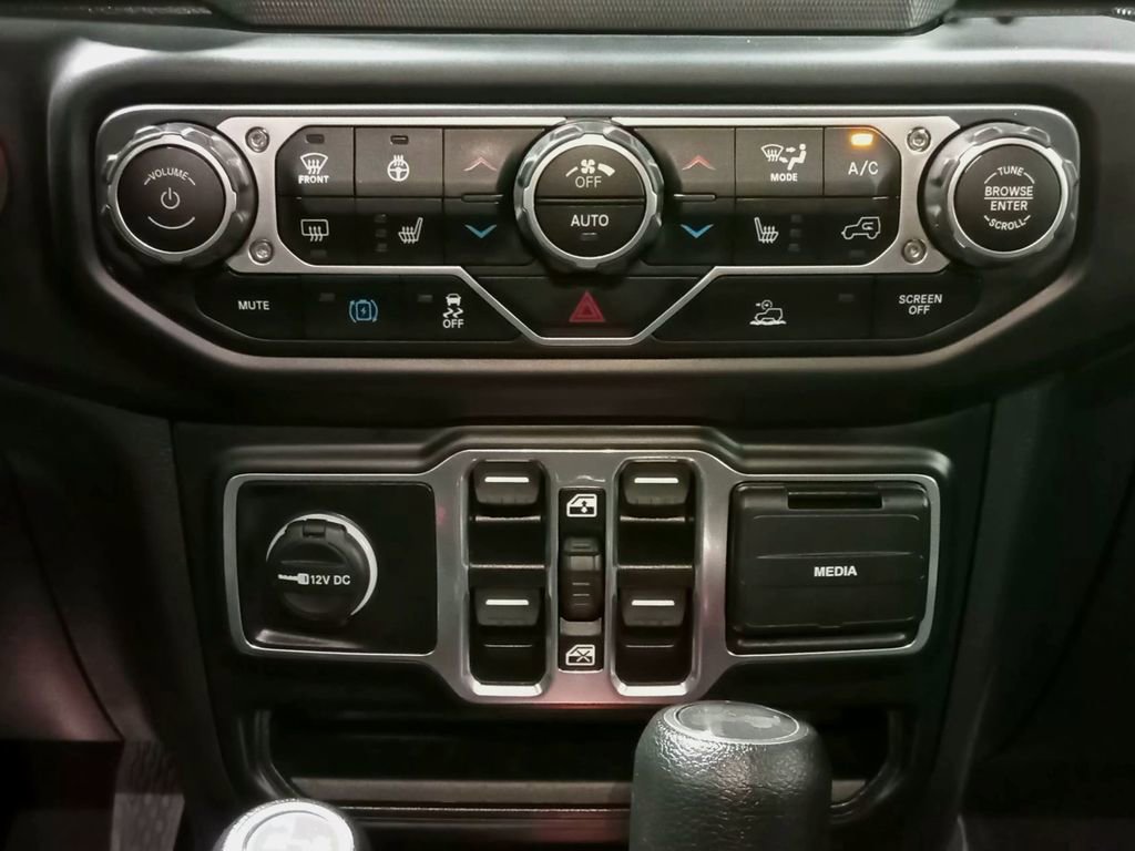 Used 2023 Jeep Wrangler Unlimited w/ Cold Weather Group AWD/4WD image 15