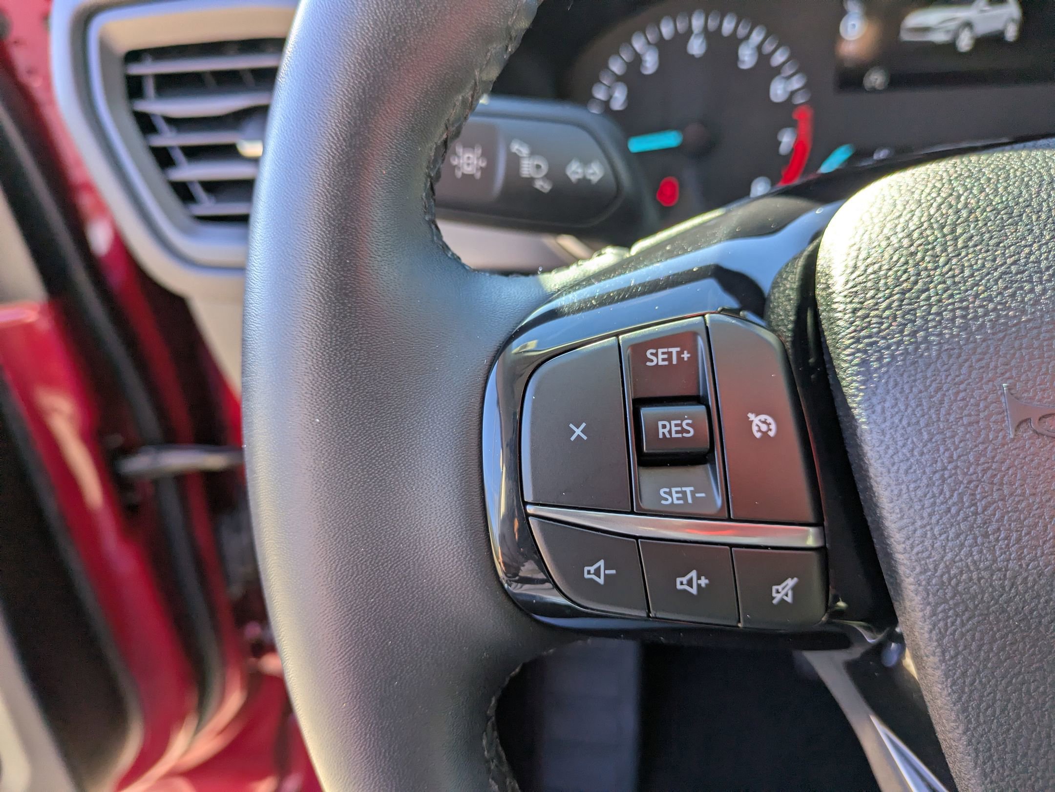 Certified 2022 Ford Escape SE w/ SE Sport Appearance Package image 18