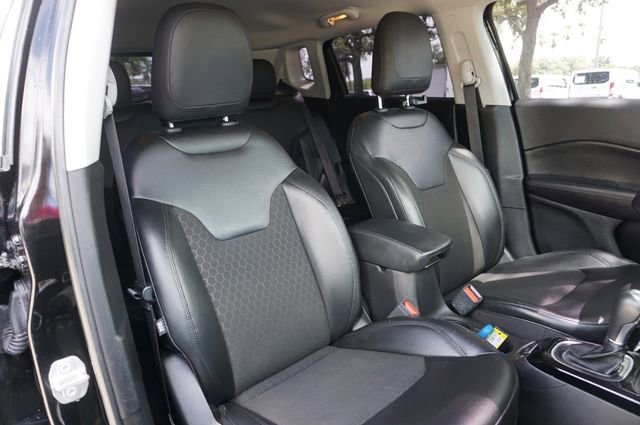 Used 2020 Jeep Compass Latitude FWD image 2