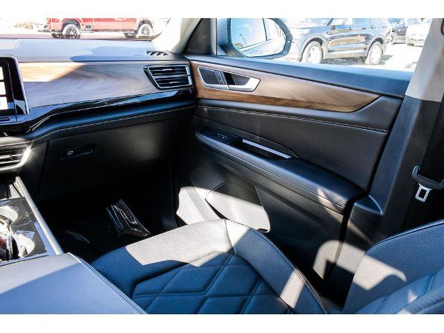 Used 2024 Volkswagen Atlas SE image 16