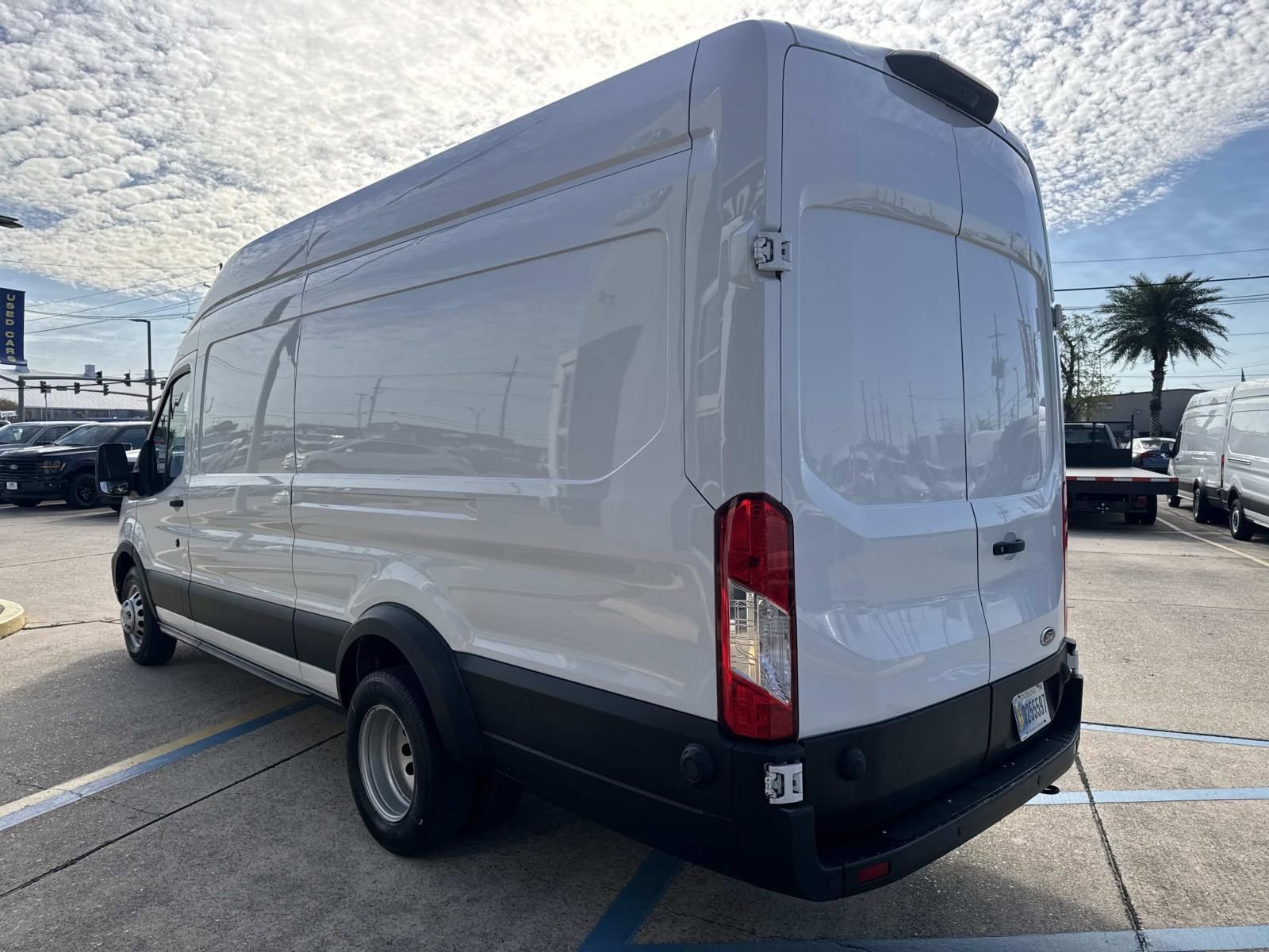 Certified 2020 Ford Transit 350 148 High Roof Extended DRW w/ Upfitter Package RWD image 7