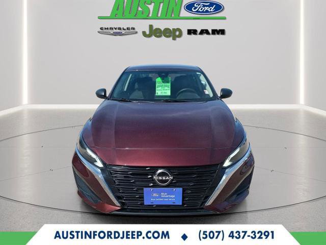 Used 2024 Nissan Altima 2.5 SV image 8