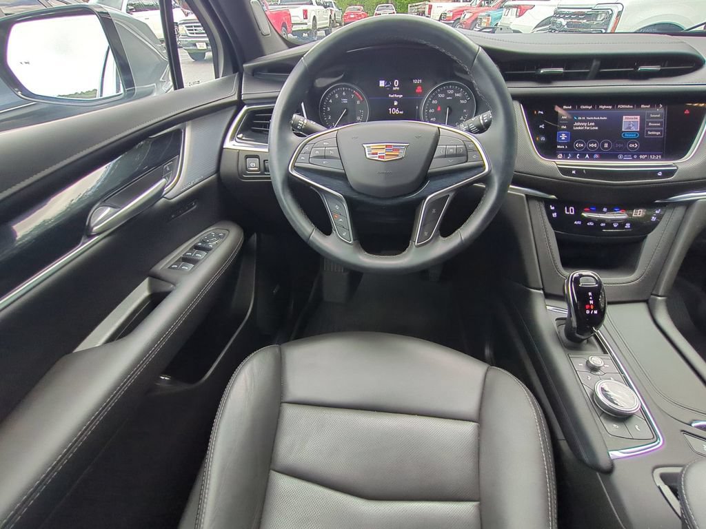 Used 2025 Cadillac XT5 Premium Luxury w/ Technology Package FWD image 18