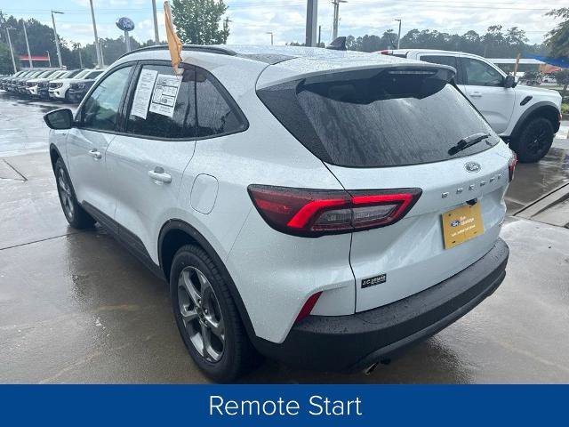 Certified 2025 Ford Escape ST-Line Select AWD/4WD image 4