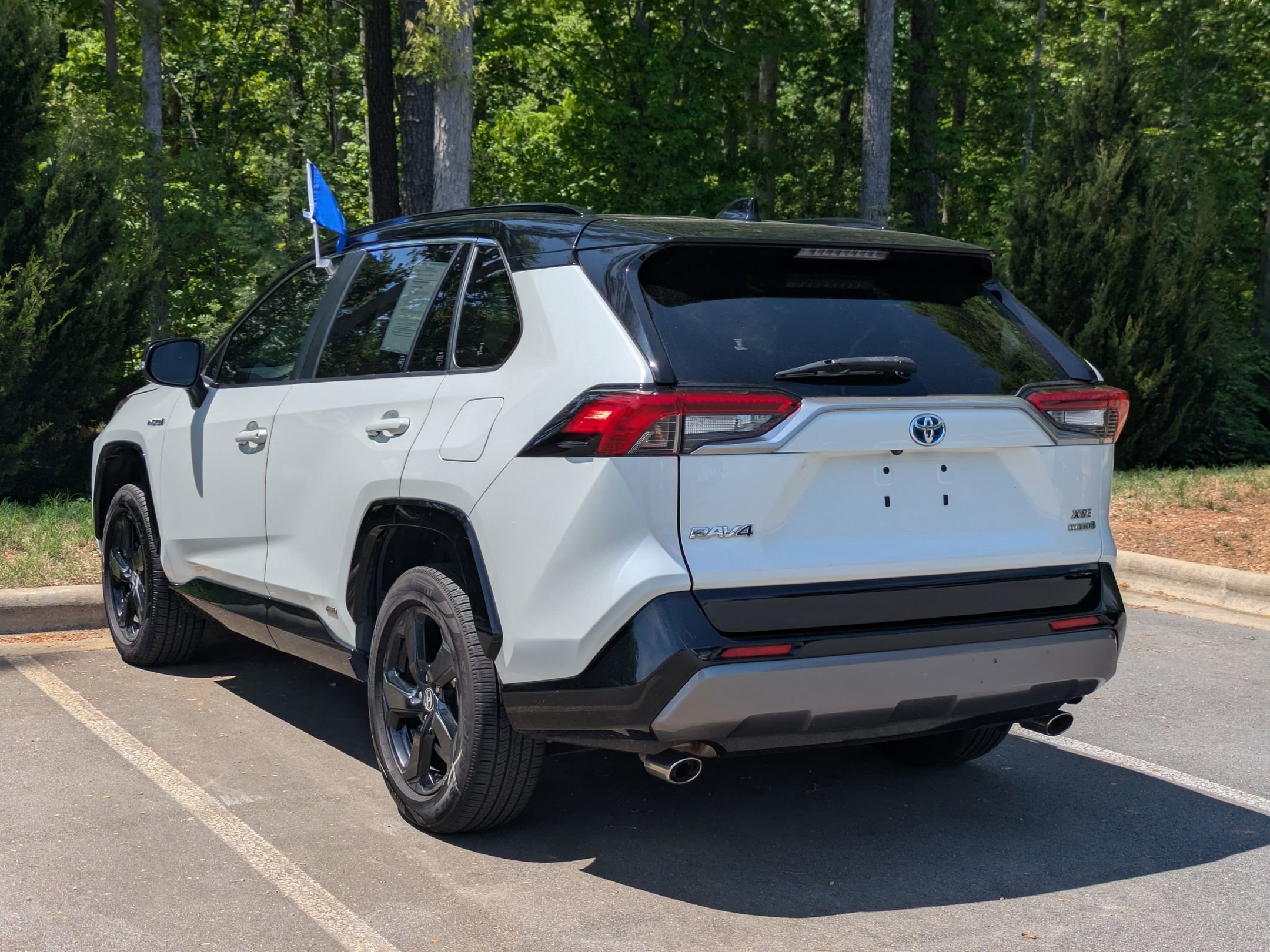 Used 2020 Toyota RAV4 XSE w/ XSE Grade Weather Package AWD/4WD image 5