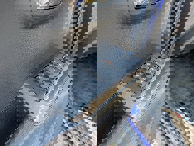 Used 2023 Toyota Tacoma TRD Off-Road w/ Technology Package AWD/4WD image 10