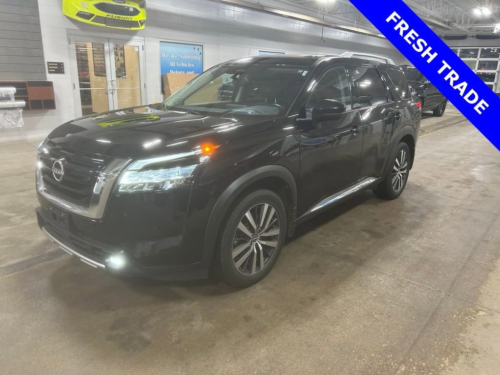 Used 2022 Nissan Pathfinder Platinum w/ Cargo Package image 5