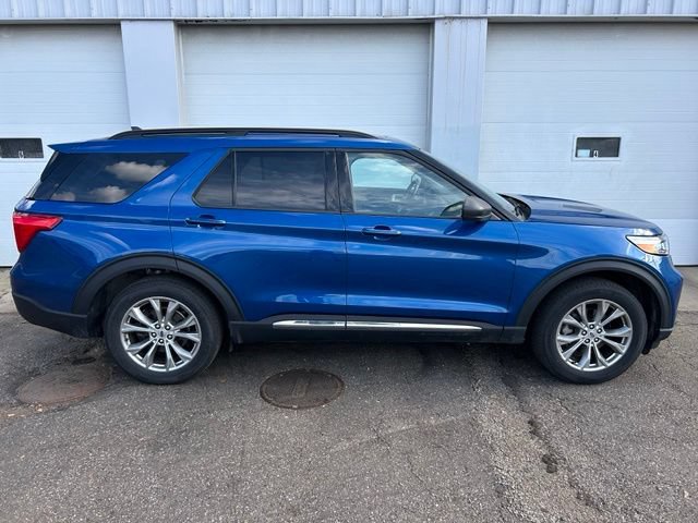 Certified 2023 Ford Explorer XLT w/ Equipment Group 202A AWD/4WD image 6