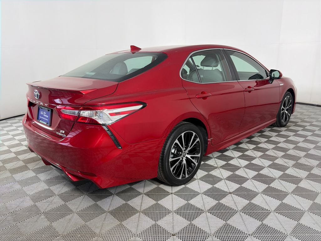Used 2020 Toyota Camry SE w/ Carpet Mat Package FWD image 7