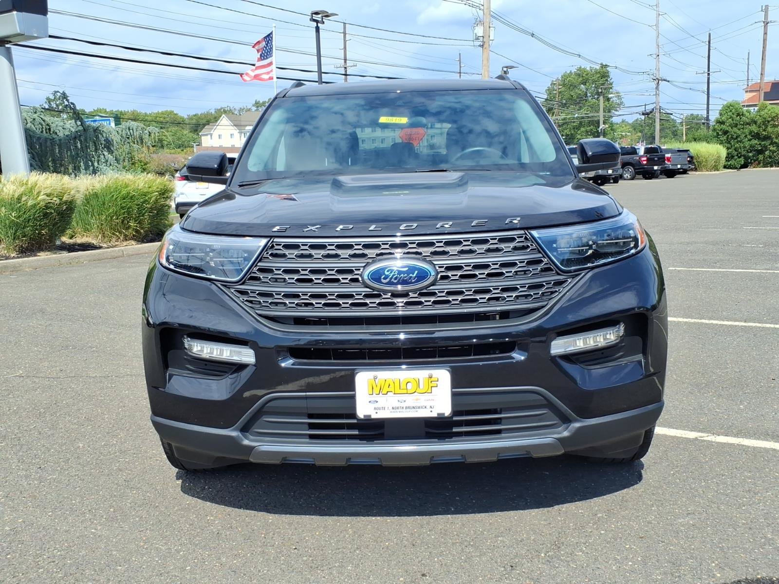 Certified 2023 Ford Explorer XLT w/ Equipment Group 202A AWD/4WD image 2