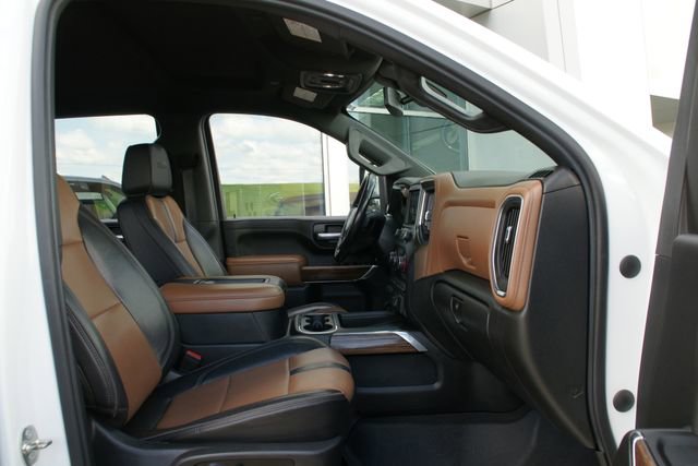 Used 2020 Chevrolet Silverado 2500 High Country w/ Safety Package II image 39