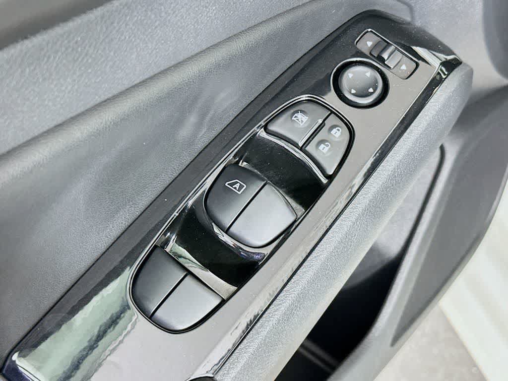 Used 2024 Nissan Altima 2.5 SR FWD image 28