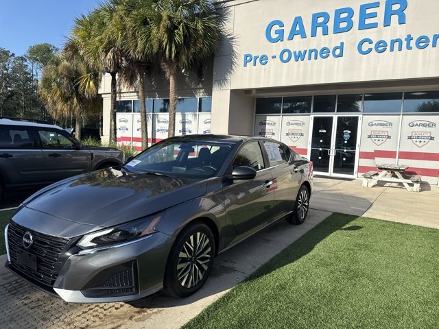 Used 2024 Nissan Altima 2.5 SV FWD image 2