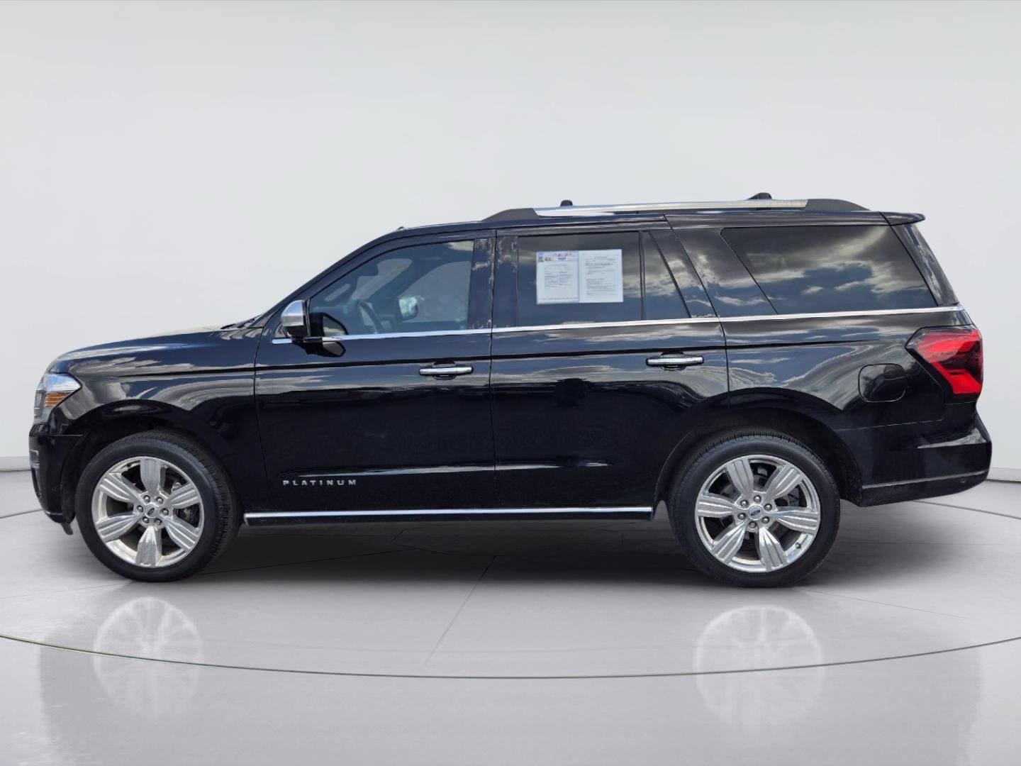 Certified 2024 Ford Expedition Platinum AWD/4WD image 5
