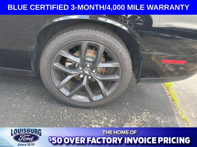 Used 2021 Dodge Challenger SXT w/ Blacktop Package RWD image 5