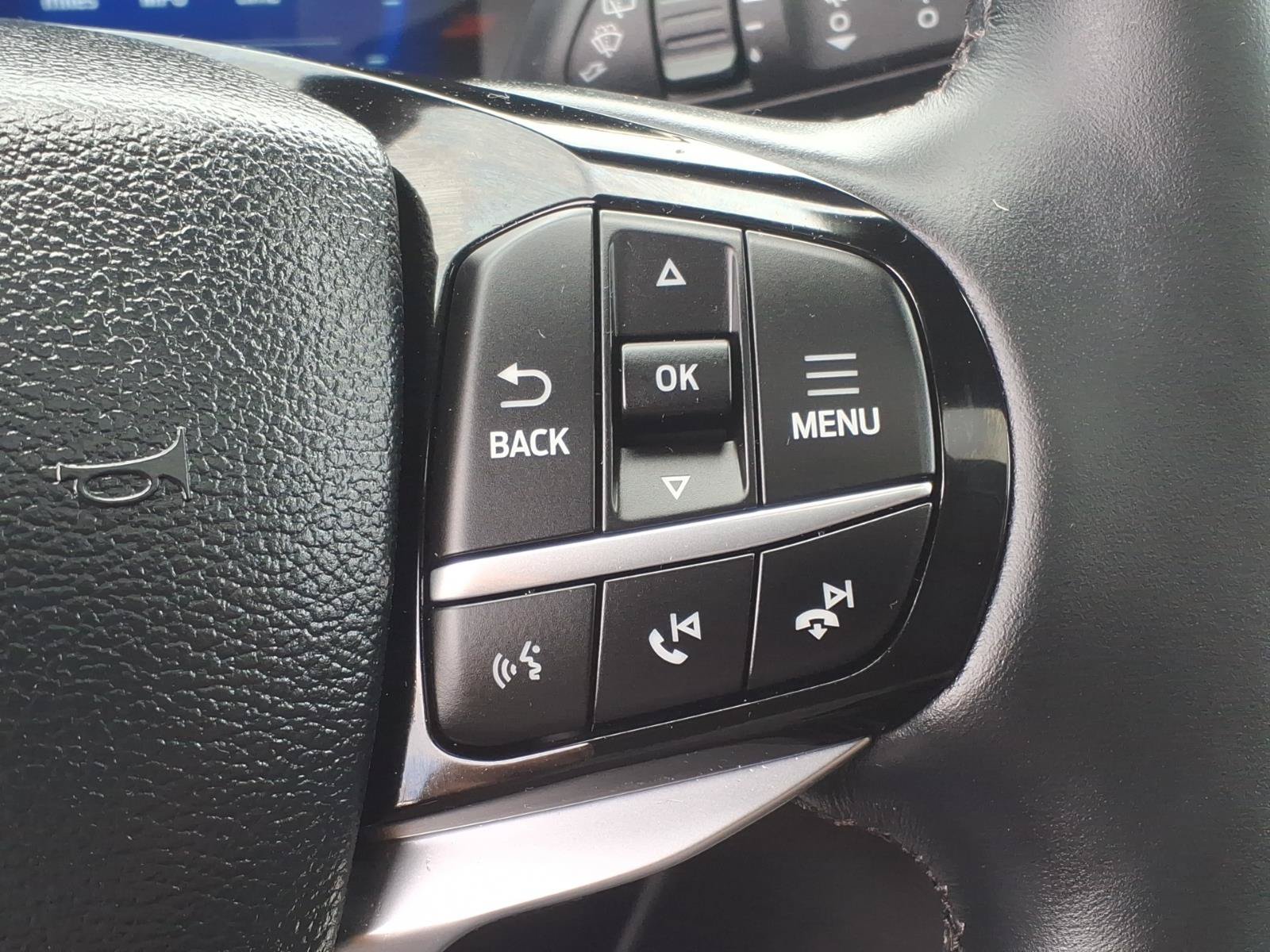 Certified 2023 Ford Explorer Platinum w/ Technology Package AWD/4WD image 15