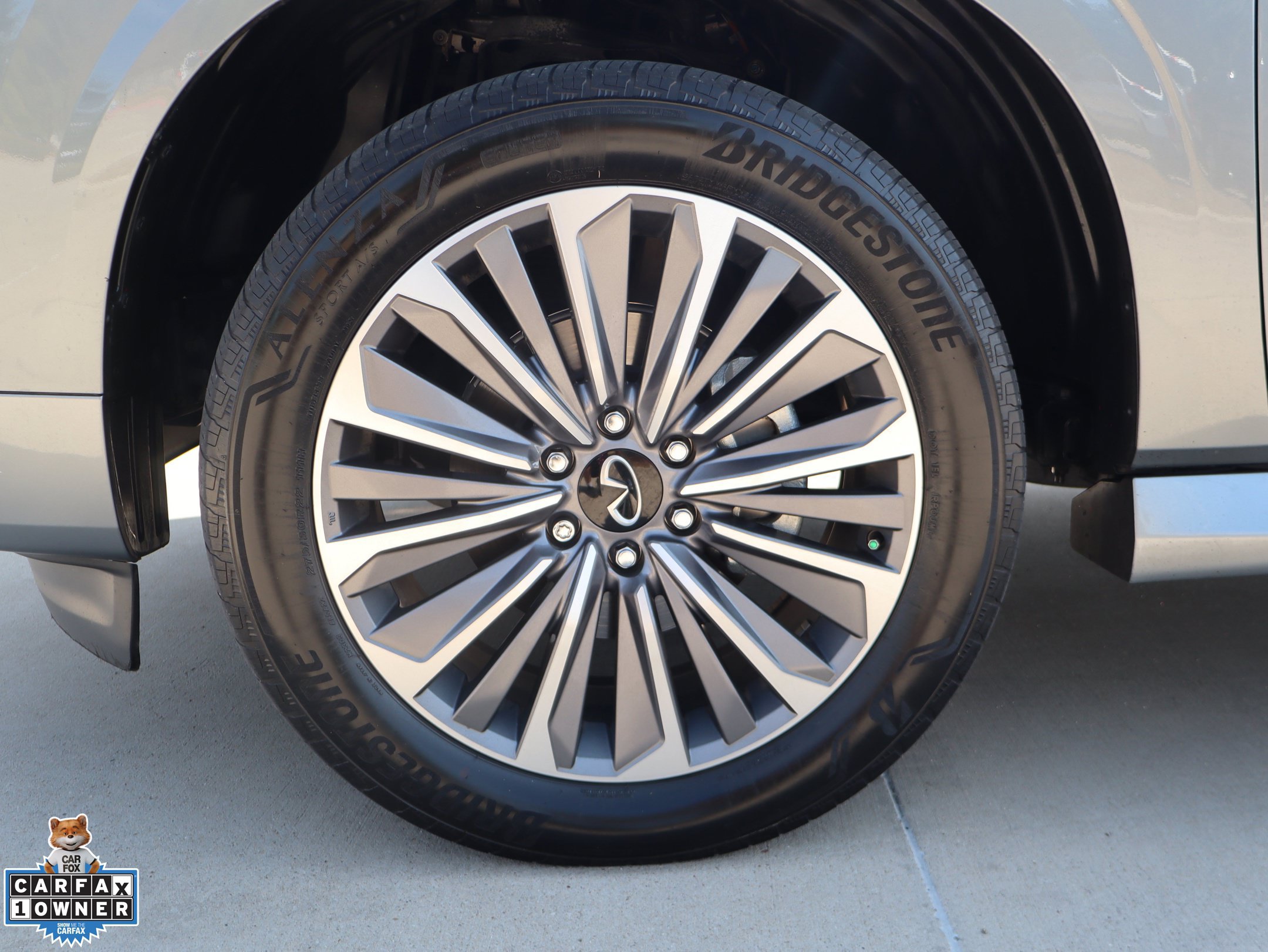 Used 2025 INFINITI QX80 Sensory AWD/4WD image 11
