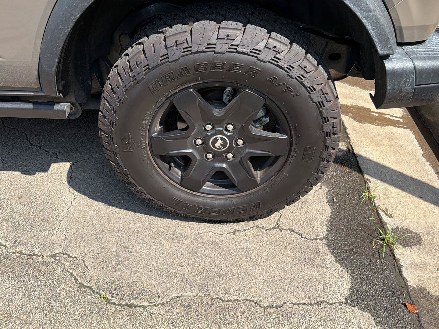 Certified 2025 Ford Bronco Big Bend w/ Black Diamond Package AWD/4WD image 10