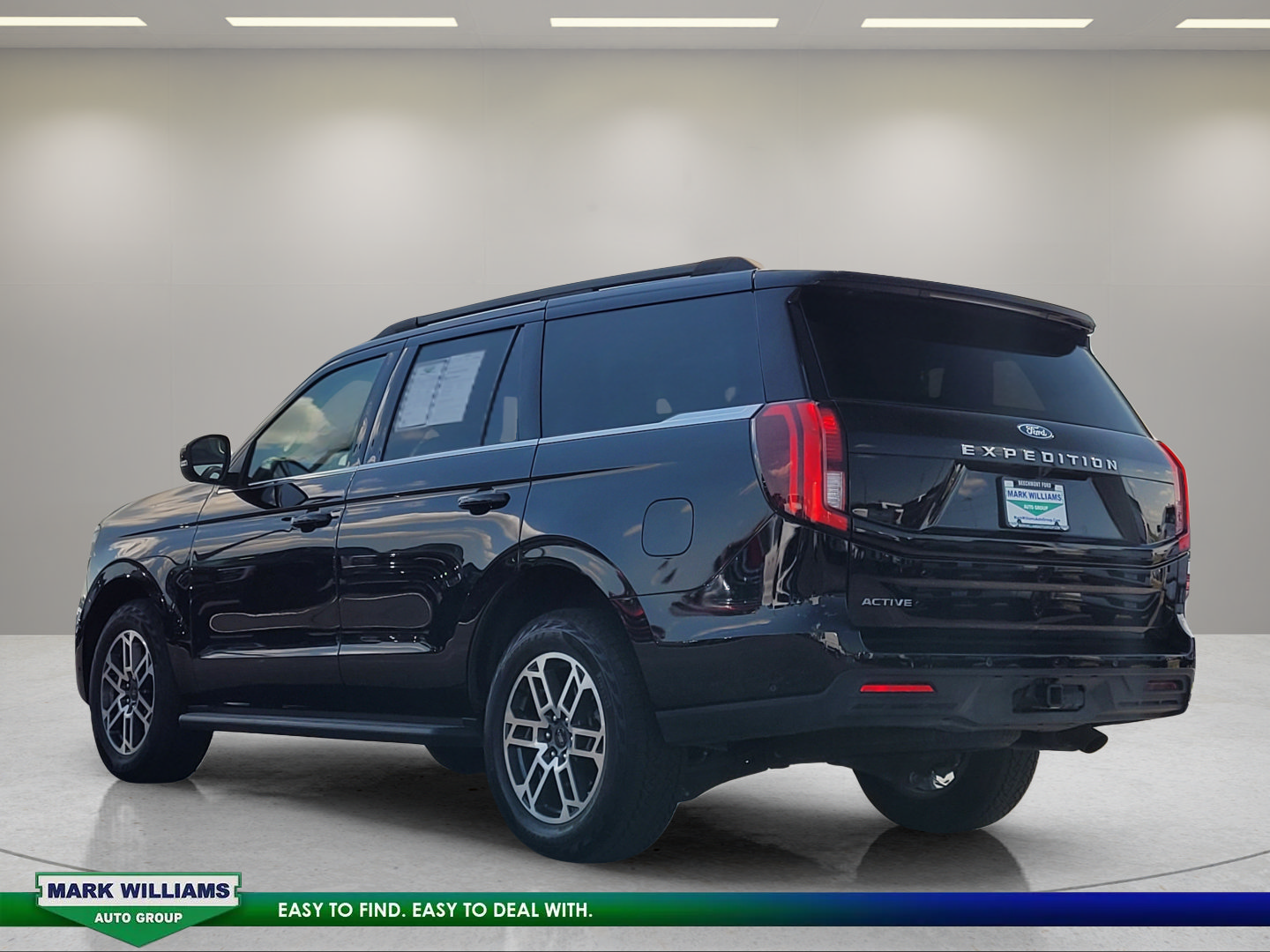 Certified 2025 Ford Expedition Active AWD/4WD image 11