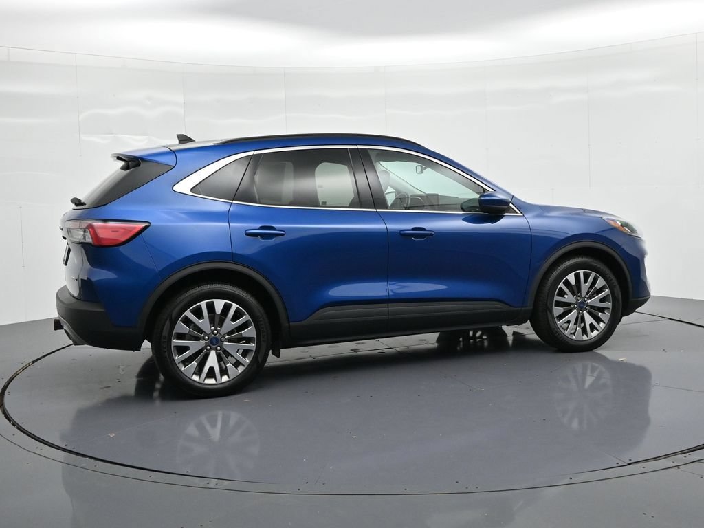 Certified 2022 Ford Escape Titanium w/ Class II Trailer Tow Package AWD/4WD image 9
