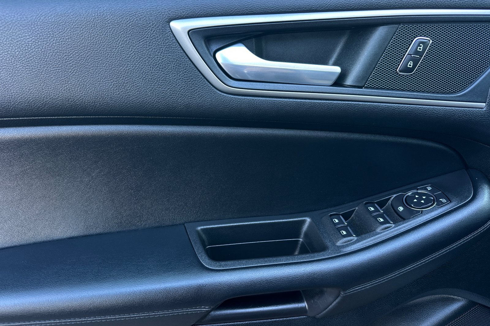 Certified 2022 Ford Edge SEL w/ Convenience Package image 10