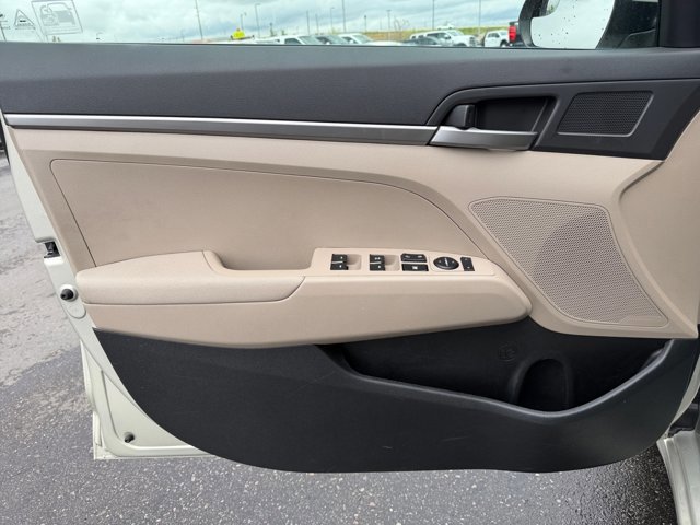 Used 2017 Hyundai Elantra SE image 13