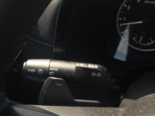 Used 2025 Nissan Pathfinder SV FWD image 40