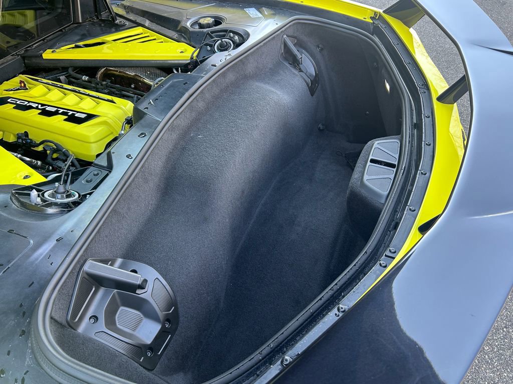 Used 2021 Chevrolet Corvette Stingray Premium Cpe w/ Z51 Performance Package image 16