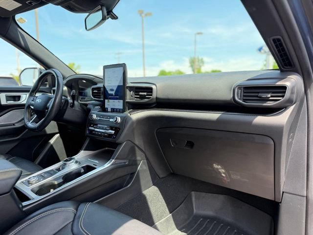 Certified 2020 Ford Explorer ST w/ Premium Technology Package AWD/4WD image 17