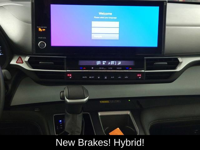 Used 2025 Toyota Sienna XLE w/ XLE Plus Package image 20