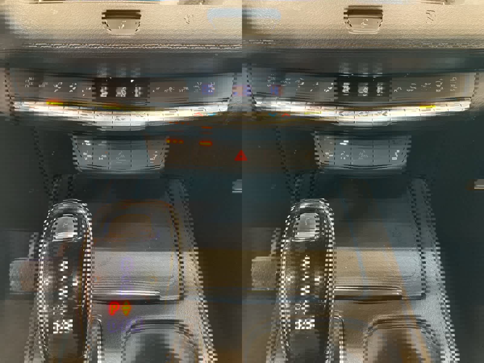 Used 2021 Cadillac XT4 Premium Luxury image 21