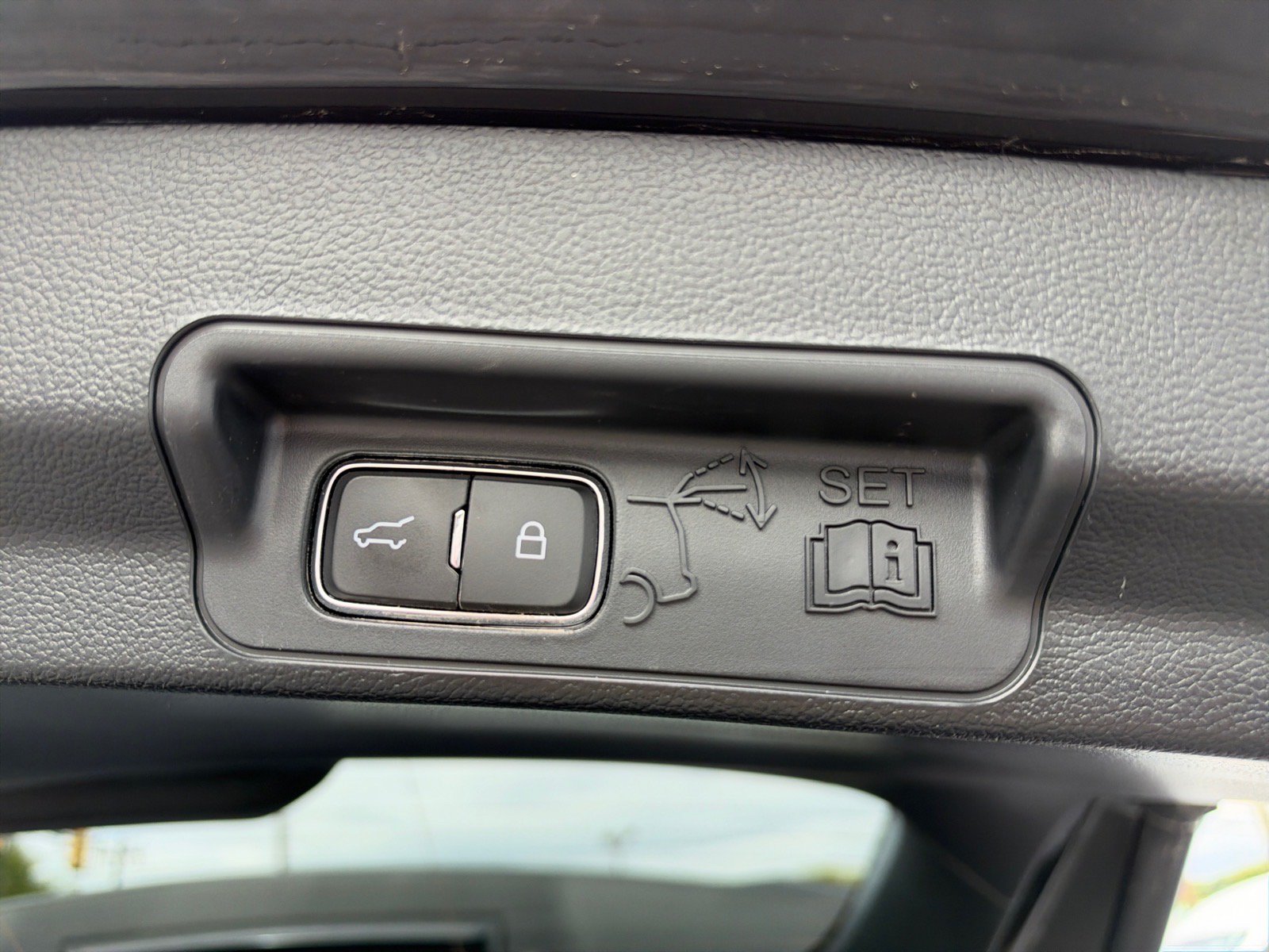 Certified 2023 Ford Explorer XLT AWD/4WD image 17