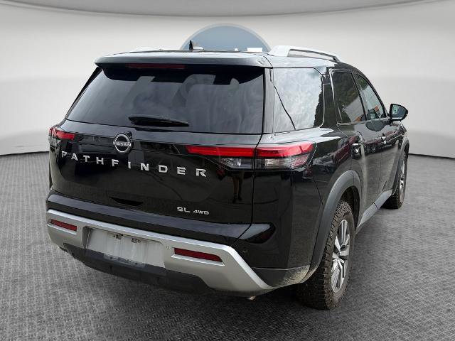 Used 2025 Nissan Pathfinder SL AWD/4WD image 3