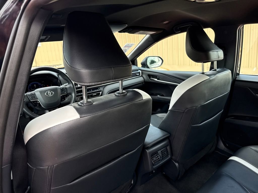 Used 2025 Toyota Camry SE image 20