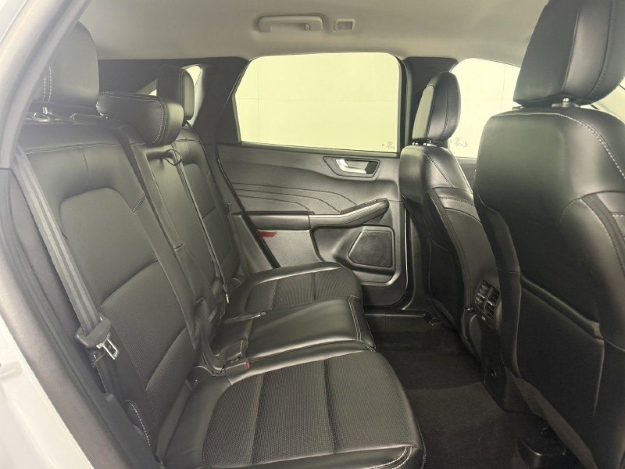 Certified 2025 Ford Escape Platinum image 10