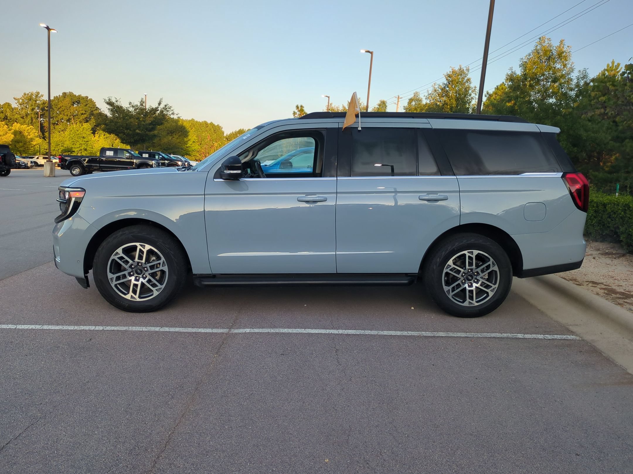 Certified 2025 Ford Expedition Active AWD/4WD image 7