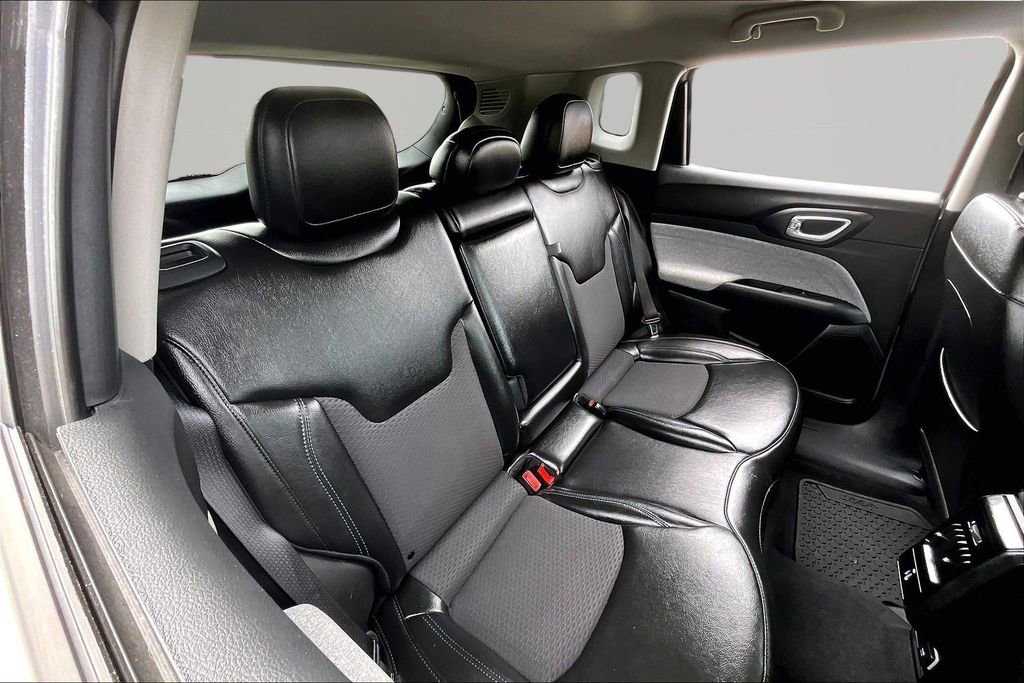 Used 2022 Jeep Compass Latitude w/ Convenience Group AWD/4WD image 27