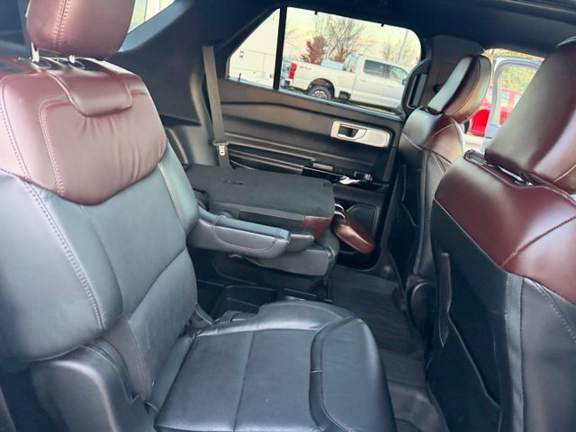 Certified 2021 Ford Explorer Platinum w/ Equipment Group 601A AWD/4WD image 36